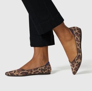 Size 6 Me Too furr leopard printed flat ballet shoes like new